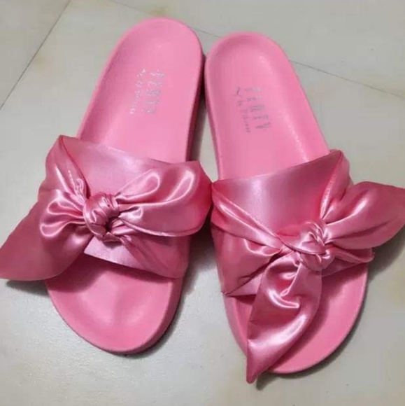 PUMA Fenty Rihanna Silk Spring Bow Slides - Picture 1 of 2